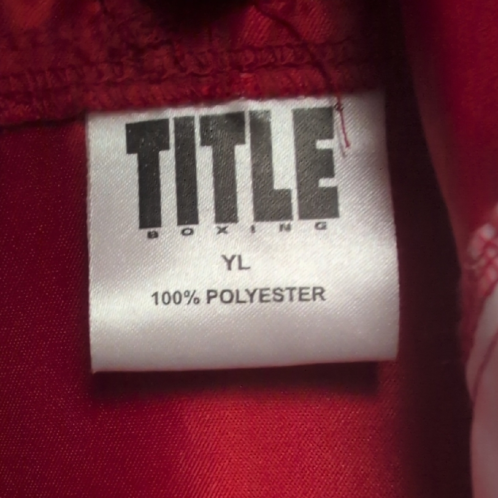 Halloween - Title Boxing Red and White Robe - Picture 3 of 5